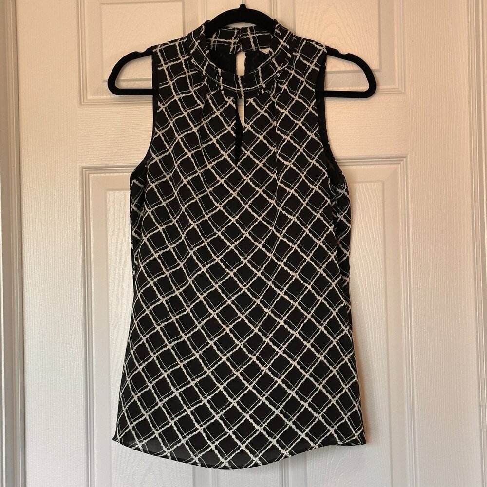 White House Black Market Sleeveless Diamond Pattern Blouse – Size M